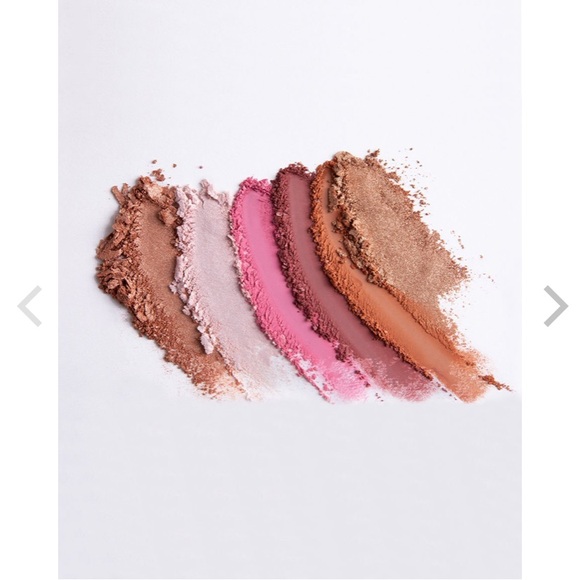 Kenia Ontiveros beauty blush and shine kit - Picture 4 of 4